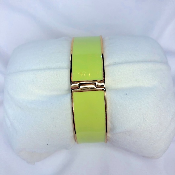 Kate Spade ♠️ Lime Green And Gold Enamel Hinged Bracelet - Picture 3 of 7